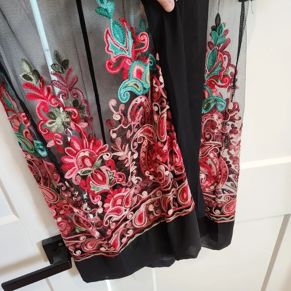 Embroidered Robe - Picture 3 of 3